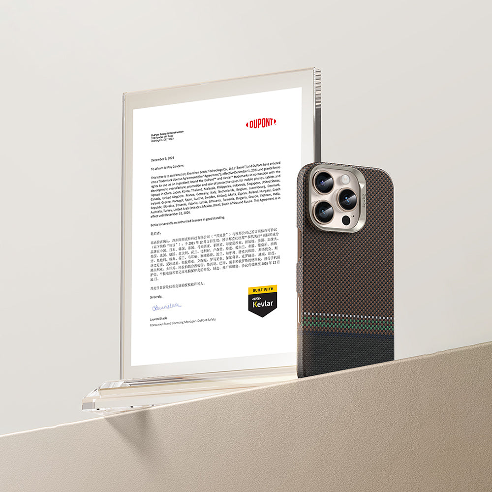 Apple iPhone 15 Pro Kılıf M-safe Şarj Özellikli Karbon Fiber Tasarımlı Benks Prestige ArmorAir Kevlar Kapak