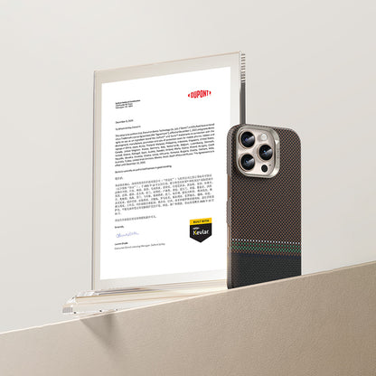 Apple iPhone 15 Pro Kılıf M-safe Şarj Özellikli Karbon Fiber Tasarımlı Benks Prestige ArmorAir Kevlar Kapak