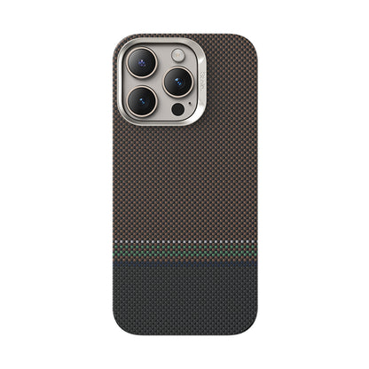 Apple iPhone 15 Pro Kılıf M-safe Şarj Özellikli Karbon Fiber Tasarımlı Benks Prestige ArmorAir Kevlar Kapak