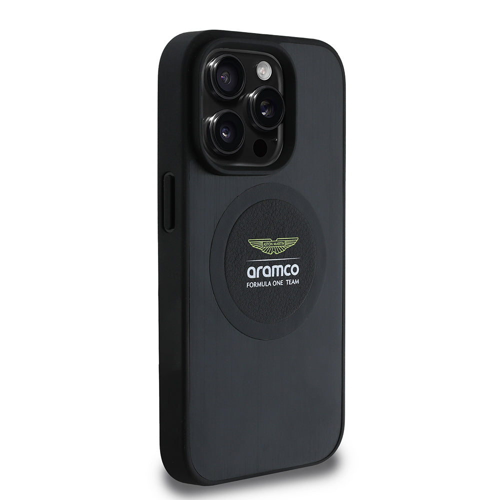 Apple iPhone 15 Pro Max Kılıf Aston Martin Orjinal Lisanslı M-safe Şarj Özellikli Aluminyum Arka Yüzeyli Formula One Team Baskılı Kapak