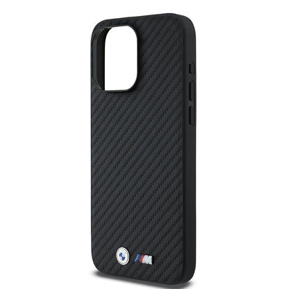 Apple iPhone 15 Pro Max Kılıf BMW Orjinal Lisanslı Karbon Fiber Tasarımlı ve Metal Logolu PU Deri Kapak