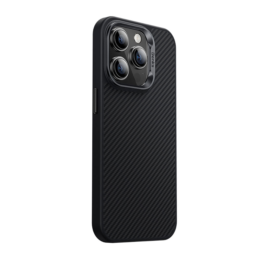 Apple iPhone 15 Pro Max Kılıf Karbon Fiber M-safe Şarj Özellikli Benks Hybrid ArmorPro 600D Kevlar Kapak