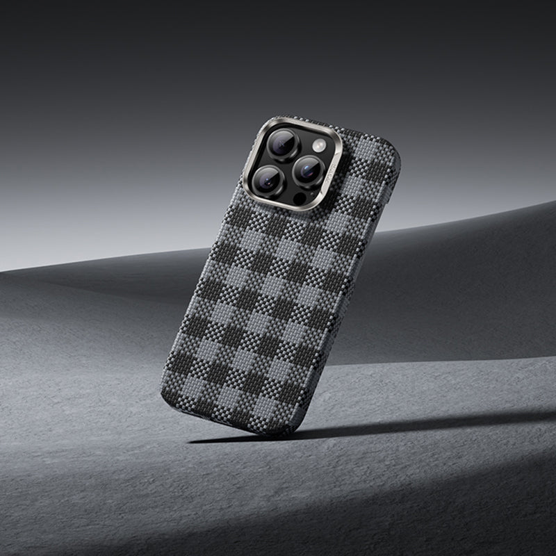 Apple iPhone 15 Pro Max Kılıf M-safe Şarj Özellikli Ekose Tasarımlı Benks ArmorVichy Kevlar Kapak