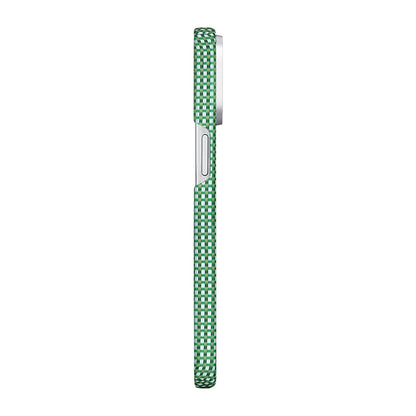 Apple iPhone 15 Pro Max Kılıf M-safe Şarj Özellikli Aramid Fiber Pitaka Ultra-Slim Classic Serisi Forest Green Kapak