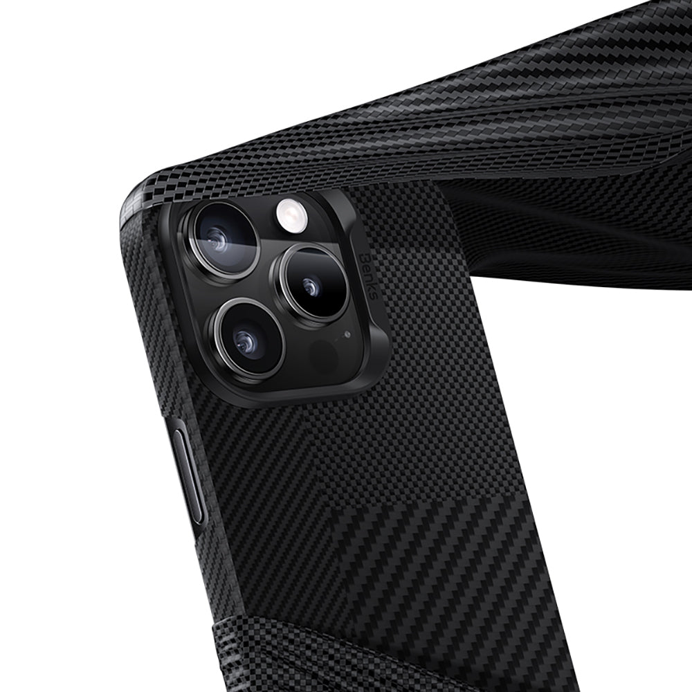 Apple iPhone 16 Pro Kılıf M-safe Şarj Özellikli Karbon Fiber Metal Kamera Çerçeveli Benks Montage ArmorAir Kevlar Kapak