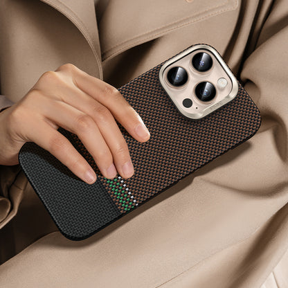 Apple iPhone 16 Pro Kılıf M-safe Şarj Özellikli Karbon Fiber Tasarımlı Benks Prestige ArmorAir Kevlar Kapak