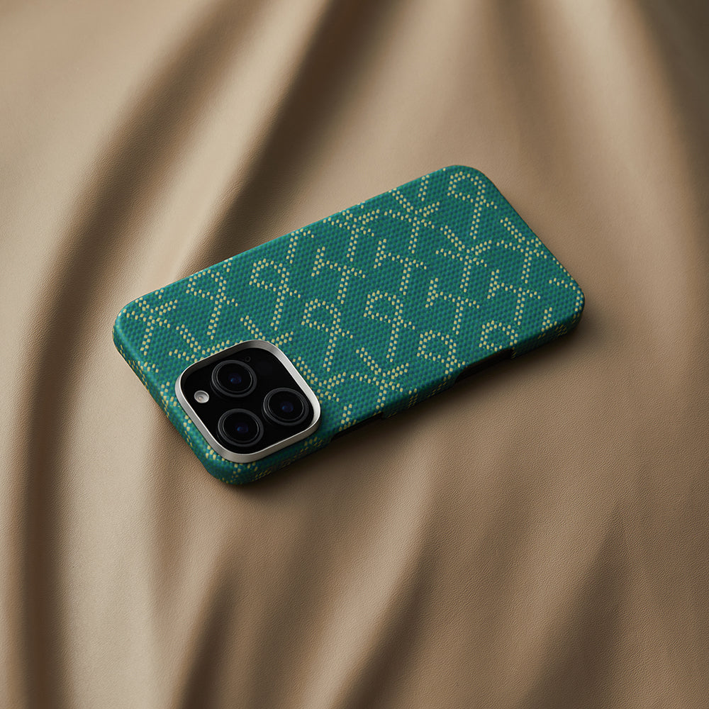 Apple iPhone 16 Pro Max Kılıf M-safe Şarj Özellikli Aramid Fiber Pitaka Tactile Woven Monogram Serisi Kapak