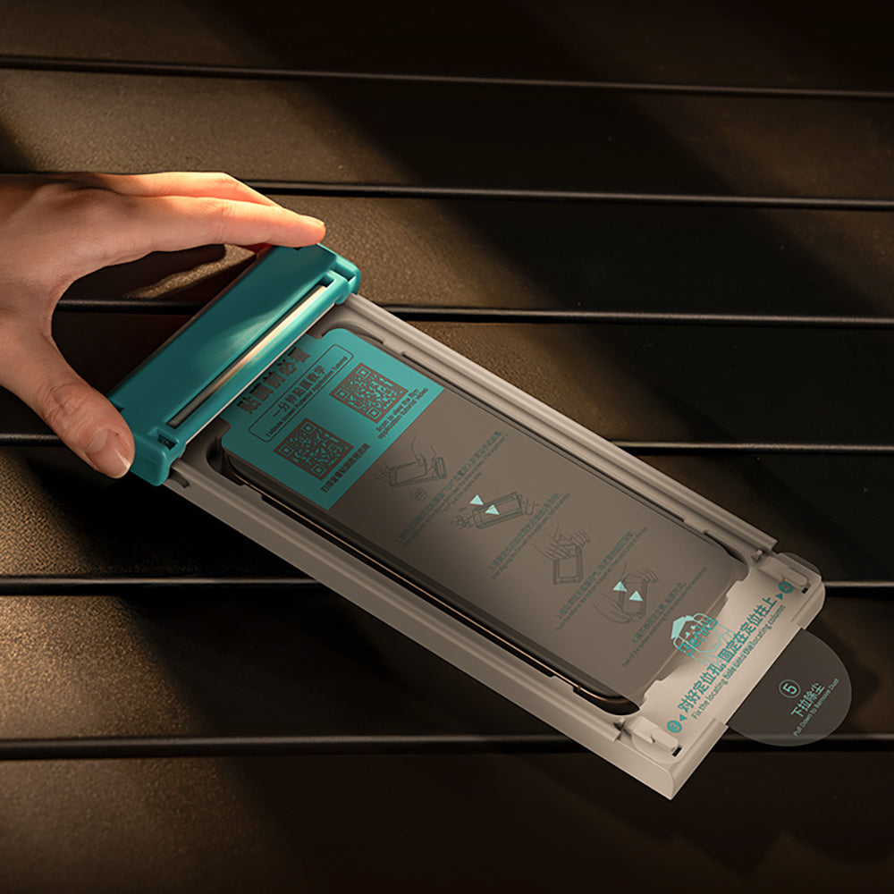 Apple iPhone 17 Pro Benks Glass Warrior 2.0 EZFita Safir Cam Ekran Koruyucu + Kolay Uygulama Aparatı