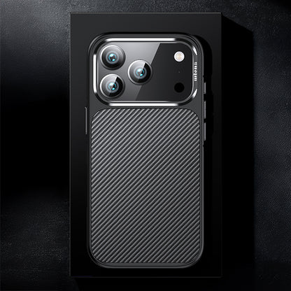 Apple iPhone 17 Pro Kılıf Karbon Fiber Görünümlü Wlons Marin Kapak