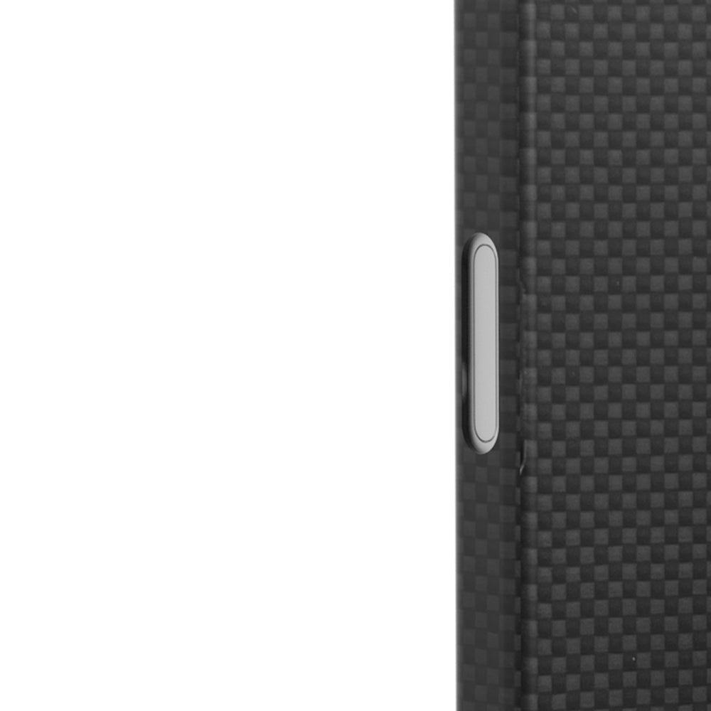Apple iPhone 17 Pro Kılıf M-safe Şarj Özellikli Aramid Fiber Youngkit 1500D Extreme Wing Titanyum-Gold Serisi Kapak