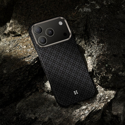 Apple iPhone 17 Pro Kılıf M-Safe Şarj Özellikli Benks ArmorAir ArmorGrid Serisi Kevlar Kapak