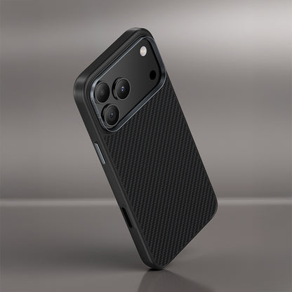 Apple iPhone 17 Pro Max Kılıf Karbon Fiber M-safe Şarj Özellikli Benks Hybrid ArmorPro 600D Kevlar Kapak