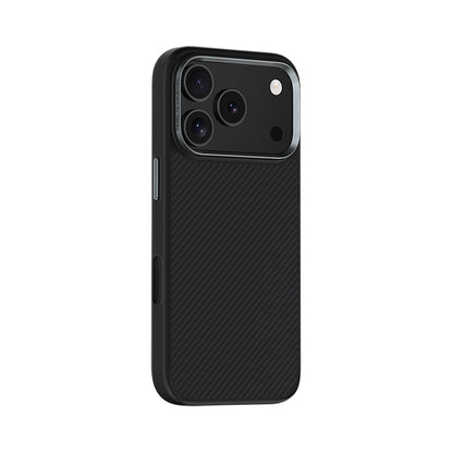 Apple iPhone 17 Pro Max Kılıf Karbon Fiber M-safe Şarj Özellikli Benks Hybrid ArmorPro 600D Kevlar Kapak