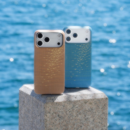 Apple iPhone 17 Pro Max Kılıf M-safe Şarj Özellikli Aramid Fiber Pitaka Glints of Gold Ultra Slim Serisi Kapak