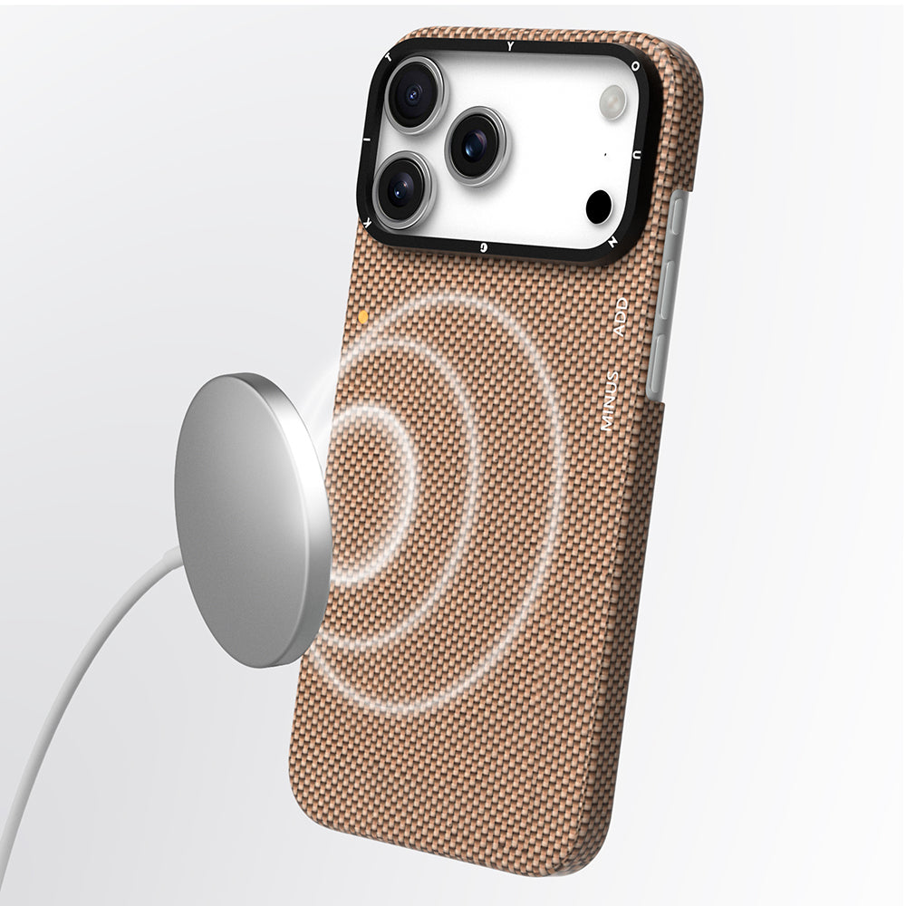 Apple iPhone 17 Pro Max Kılıf M-safe Şarj Özellikli Aramid Fiber Youngkit 1500D Extreme Wing Titanyum-Gold Serisi Kapak
