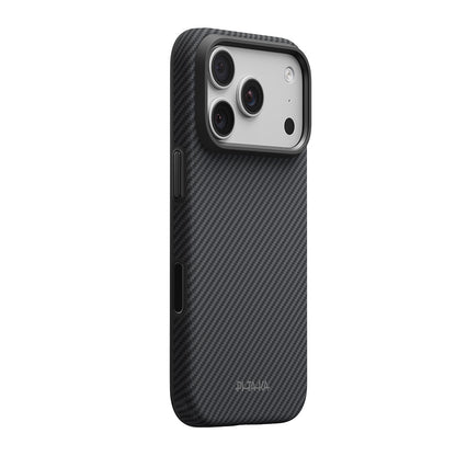 Apple iPhone 18 Pro Max Kılıf M-safe Şarj Özellikli Aramid Karbon Fiber Pitaka Military-Grade Classic Serisi New Logo Black-Grey Twill Kapak