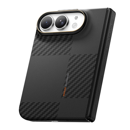 Apple iPhone Duo (Fold) Kılıf M-safe Şarj Özellikli Metal Kamera Çerçeveli Raptic Aramid SkinPro Mondrian Serisi Karbon Kapak