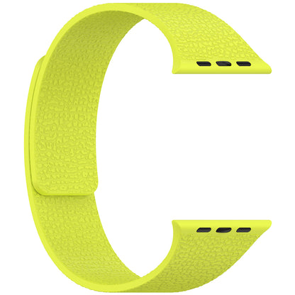 Apple Watch 38mm Zore KRD-136 Kabartma Desenli Silikon Kordon