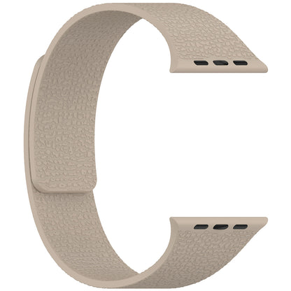 Apple Watch 7 41mm Zore KRD-136 Kabartma Desenli Silikon Kordon