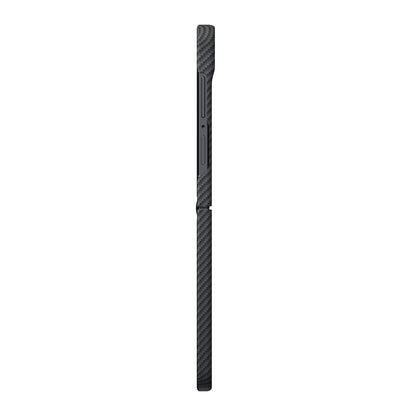 Galaxy Z Flip 8 Kılıf M-safe Şarj Özellikli 600D Aramid Karbon Fiber Pitaka Edge Serisi Black-Grey Twill Kapak
