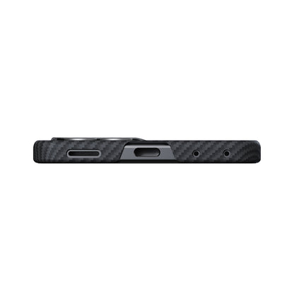 Galaxy Z Flip 8 Kılıf M-safe Şarj Özellikli 600D Aramid Karbon Fiber Pitaka Edge Serisi Black-Grey Twill Kapak