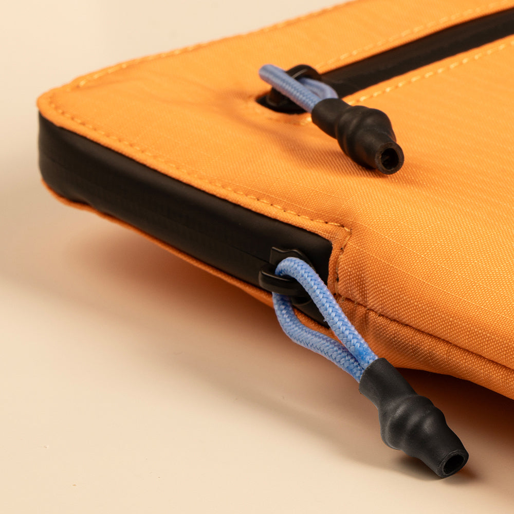 Native Uninon Ultralight Sleeve Serisi Su Geçirmez Ripstop Kumaş 14 inç Macbook Çantası