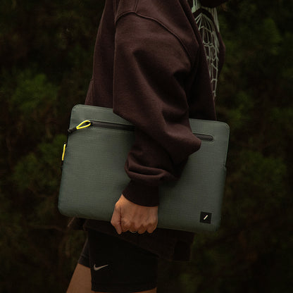 Native Uninon Ultralight Sleeve Serisi Su Geçirmez Ripstop Kumaş 15 inç Macbook Çantası