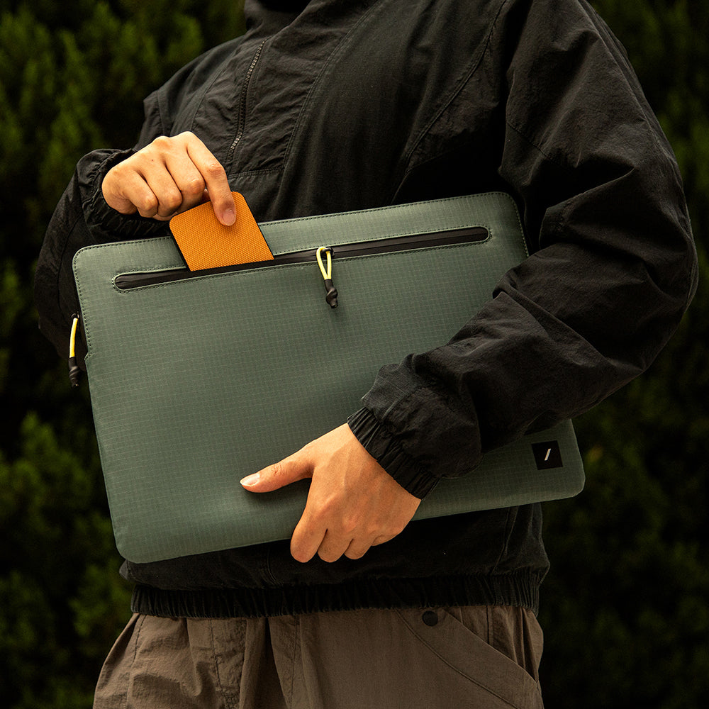 Native Uninon Ultralight Sleeve Serisi Su Geçirmez Ripstop Kumaş 16 inç Macbook Çantası